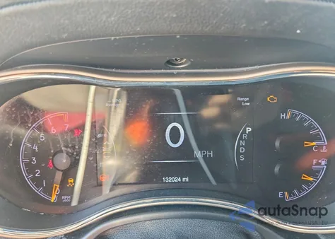 2015 Jeep Grand Cherokee Overland z USA, uszkodzony, nr VIN 1C4RJFCG7FC955482